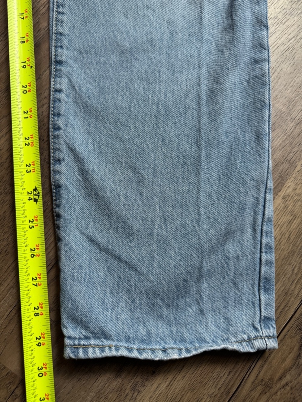 Levi Strauss & Co '94 Baggy Light Wash Distressed Jeans - Size 25x31 - Picture 5 of 13